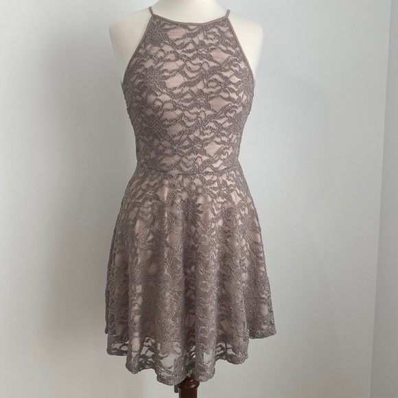 Emerald Sundae Dresses & Skirts - Emerald Sundae Shimmering Lace Glitter Party Dress Size Medium